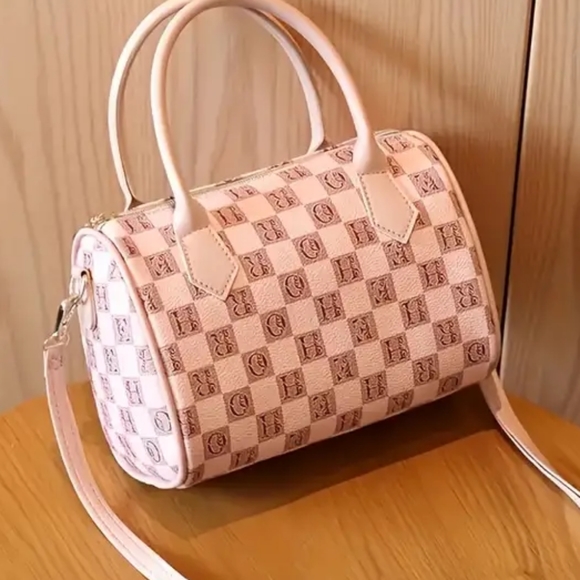 Beautiful pink crossbody - Picture 2 of 2